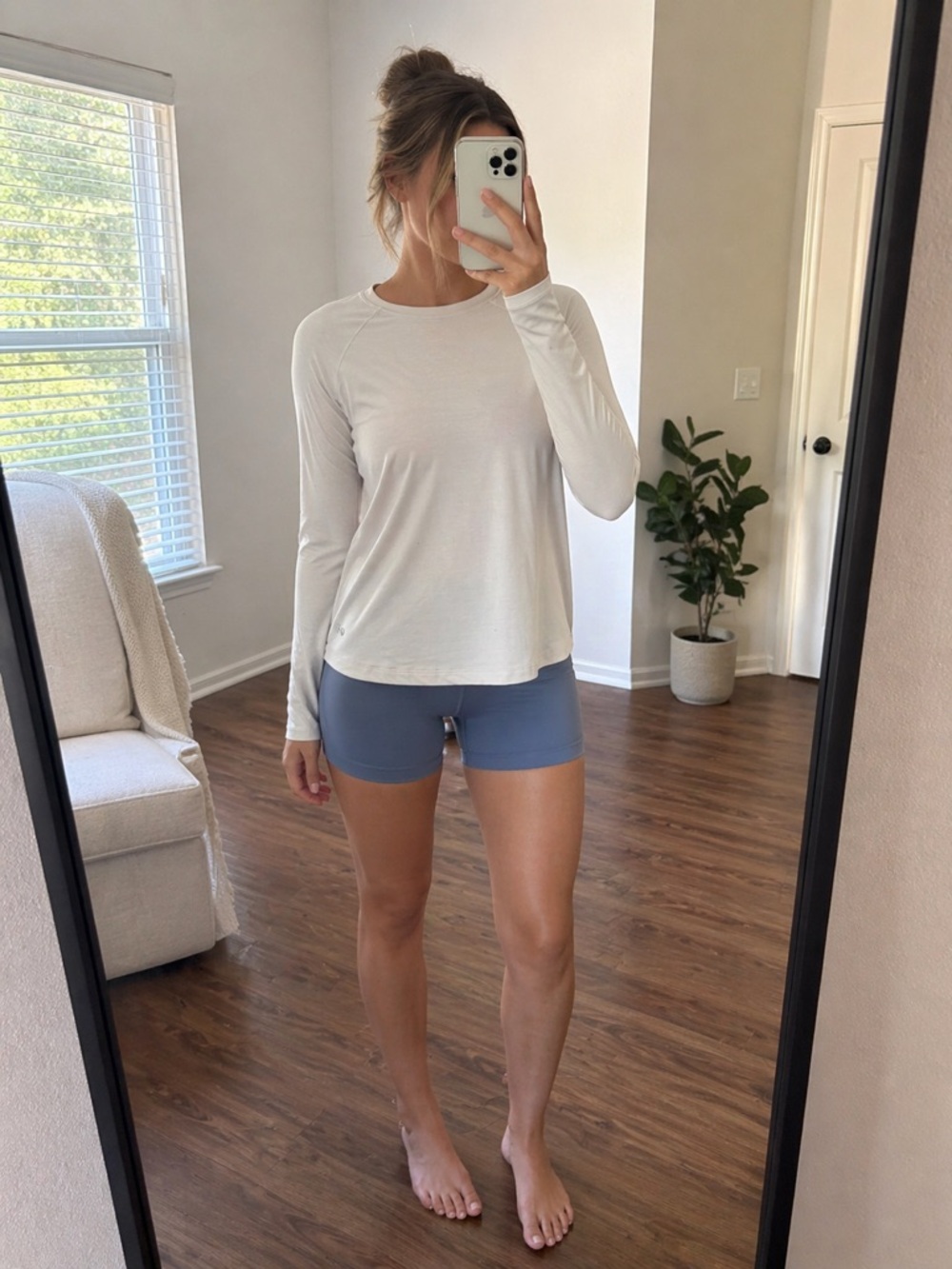 Lululemon License to Train Long Sleeve Sz 6 Heathered Light Vapor Classic Fit